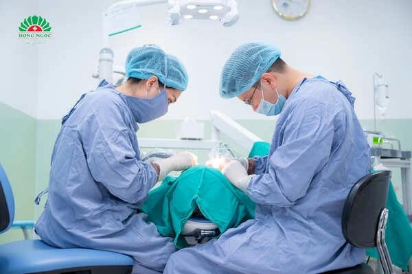 Cấy ghép Implant là gì? Ưu điểm của trồng răng Implant