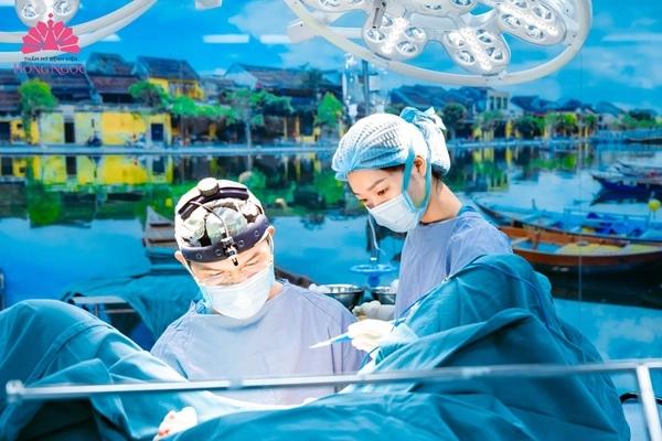 Review chi tiết nâng ngực Bệnh viện Thẩm mỹ Hồng Ngọc