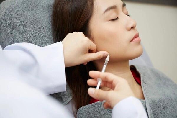 Tiêm botox gọn hàm là gì, quá trình tiêm có nguy hiểm không?