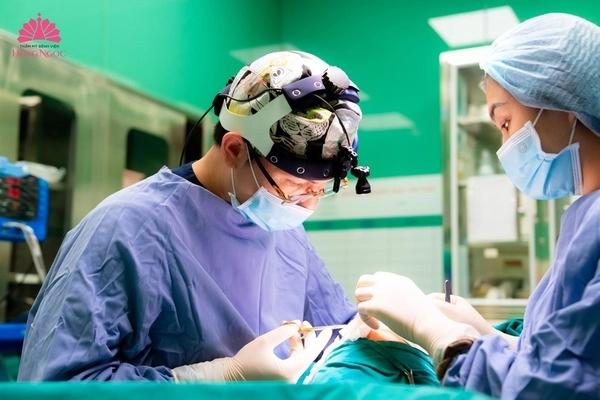 Cắt mí cho người lớn tuổi: Nên hay không?