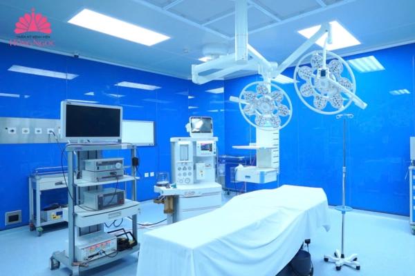 Phòng mổ nâng ngực hiện đại tại Thẩm mỹ Bệnh viện Hồng Ngọc